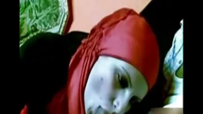 Une salope mature branlant son L. et a la bite convoitée d'un porno french family homme