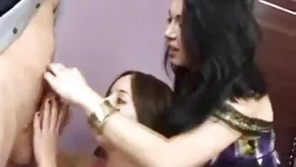 Jeune fille Thaïlande ouvert dans film porno français années 80 avant de elle corné partenaire