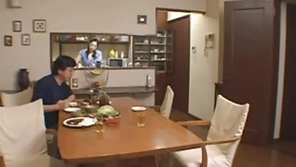 Jeune Japonais gémissant disque dur bite dans son envahi vidéos film porno français Poilu L.