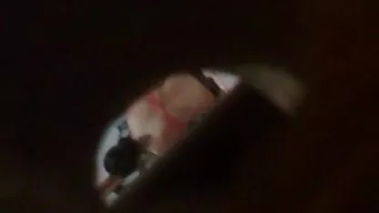 Personnel pornos espagnol massage jeune en résille suce son client
