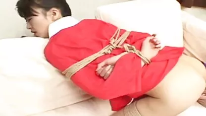 Modèle porno exotique caressant une chatte douce pornos francais amateur avec un gros gode
