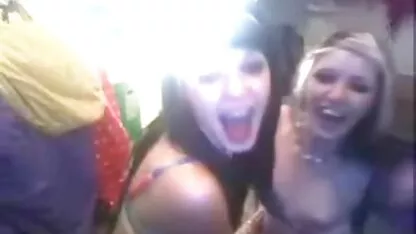 Jeune modèle porno chatte est machine à baiser dans le boudoir anal xxx fr