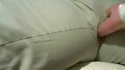 Scène synthétique la jeune streaming francais porno fille pisse sur la route dans les lieux publics de différents