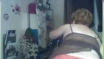 Les voisins ont montré du porno à une jeune salope pornos vintage francais russe et à la baiser cool