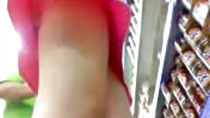 Propre chatte porno stream french rasée de jeune brune était doucement Doigté
