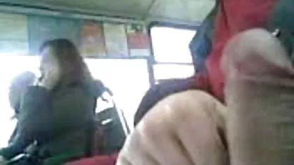 Jeune rousse salope prêt à habilement rencontrer french porn mobile un mec sur le lit avec son trou