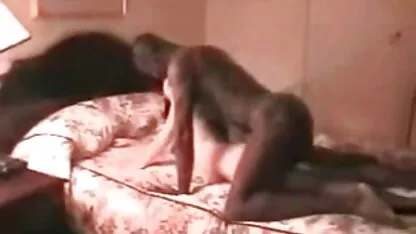 Rasée L. dans film francais porno en entier la salle de bain pour la masturbation