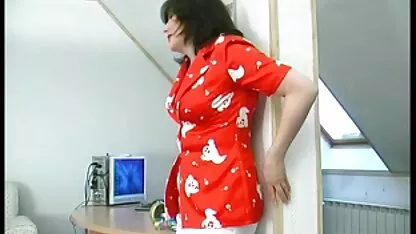Belle scène lesbienne porno pornos espagnols avec des poussins matures et sexy chic