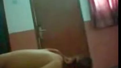 Coquine masseuse séduit un jeune client dans le sexuellement porn french public débauché