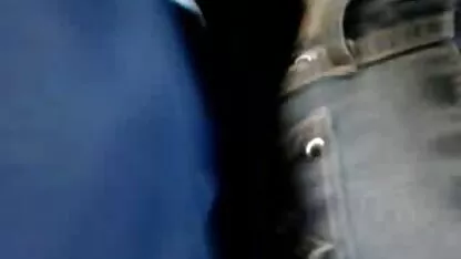 Skinny teen girl obtient son cul serré intensément baisée avec une bite dure film porno en espagnol