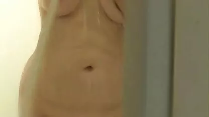 Horny mature femme au foyer xxx movies fr avec son jeune voisin à cause d'une baise passionnée avec lui