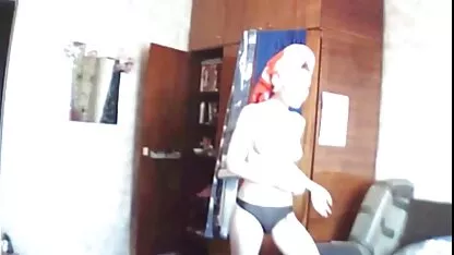 Étudiante, jeune, japonaise, Asiatique, Petits seins, mamelons en érection et poilue film porno annee 2000 L.