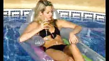 Les étudiants britanniques savent comment organiser un anniversaire film francais porno streaming gratuit sur la pelouse