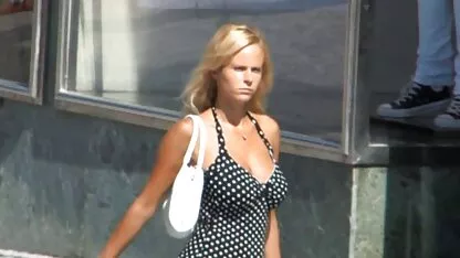 Bande de jeu de cartes se termine par le sexe de groupe de jeune sex french video petite amie