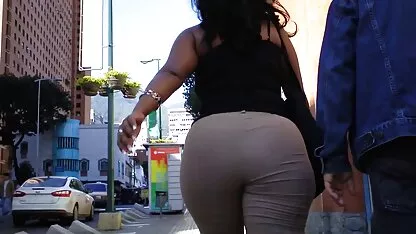 Fils se tourne pour un film porno en français baiser une jeune fille stupide dans son L. avec extrême dur