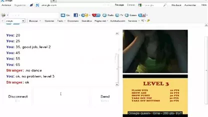 Vieil homme se déshabiller devant une film porno drôme blonde médecin et la baiser sur l'examen