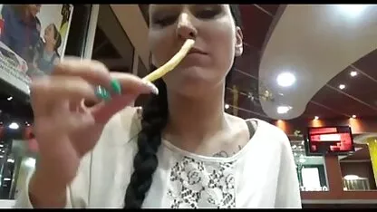 Pornstar fait allusion à un garçon stupide pour film porno annee 2000 le sexe