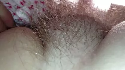 Belle jeune chien qui film fr xxx a un L. secousses dans la chambre